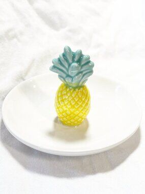 🍃 EUC🍃 Pineapple Trinket Tray Jewelry Holder Small Trinket Dish